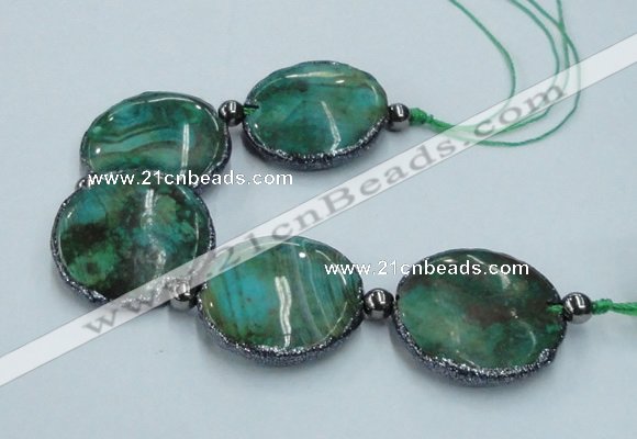 CNG2191 7.5 inches 30mm flat round agate beads with brass setting