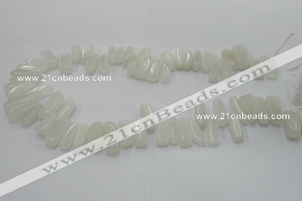 CCH407 15.5 inches 6*18mm - 10*22mm white jade chips beads