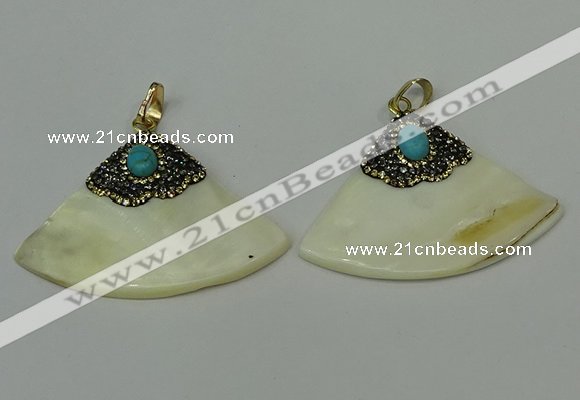 CGP287 35*50mm fan-shaped pearl shell pendants wholesale