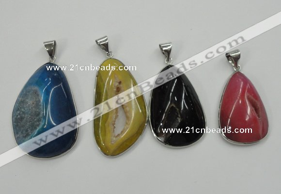 NGP1098 25*30 - 30*45mm freeform druzy agate pendants with brass setting