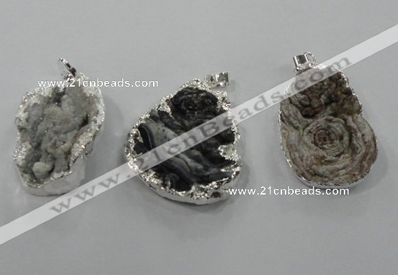 NGP1330 25*35mm - 35*45mm freeform agate pendants with brass setting